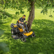 Садовый райдер Cub Cadet XZ3 122 с нулевым радиусом разворота