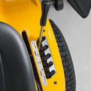 Снегоуборочный трактор Cub Cadet LT2 NR92 + снегоотвал