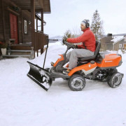 Снегоуборочный отвал Husqvarna 120 см для райдеров R 316T / R 316T AWD / R 316TX / R 316TX AWD