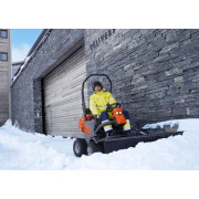 Снегоуборочный отвал Husqvarna для райдера P 525D требуется гидравлический комплект и противовес